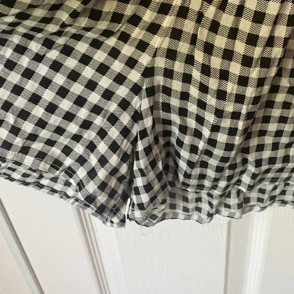 NWT Urban Outfitters Gingham Print Short Sleeve V Neck Button Down Romper - Picture 3 of 6